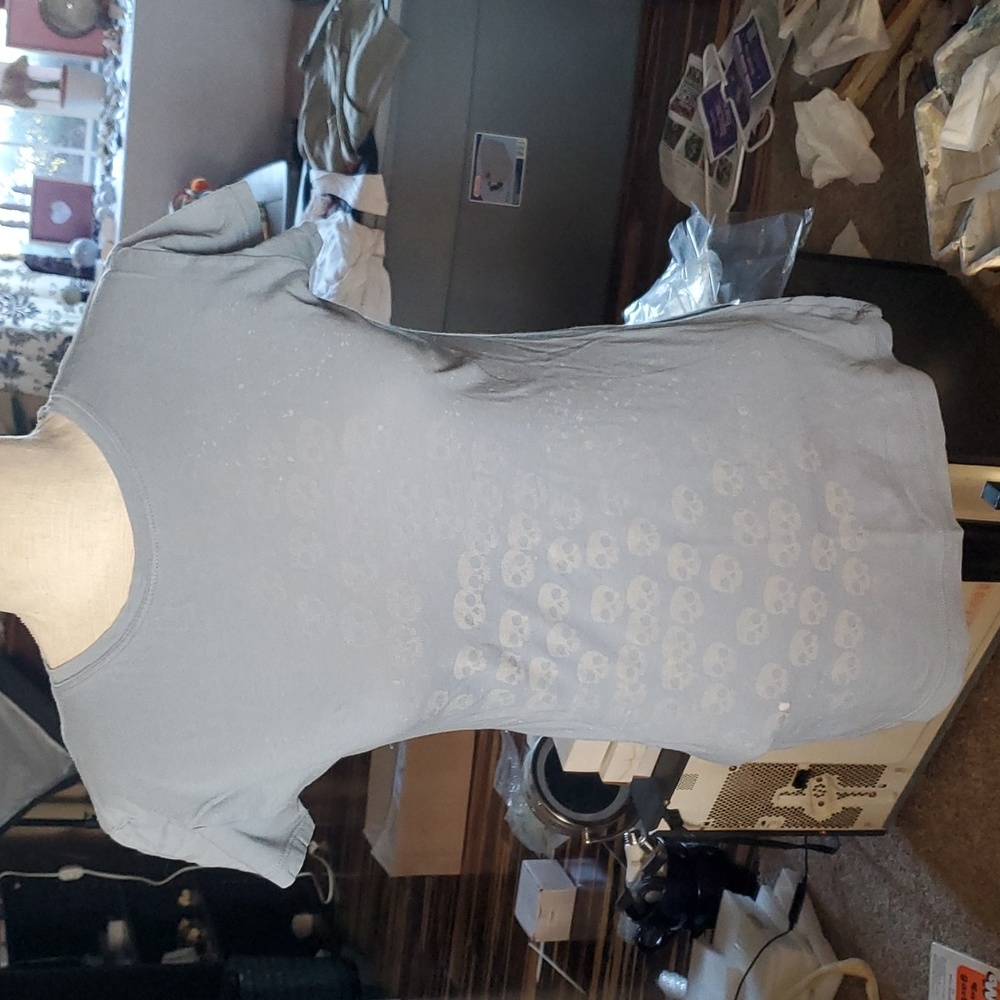 Blue skull shirt